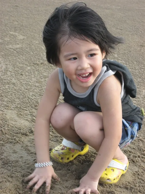她