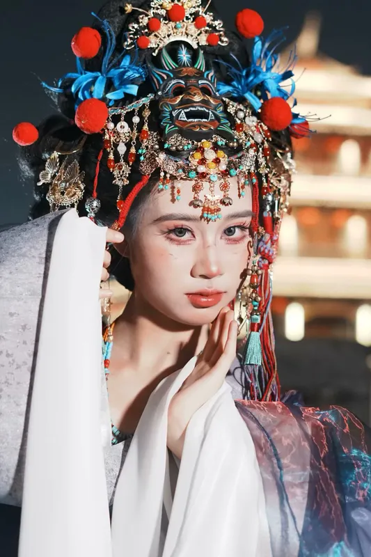 她