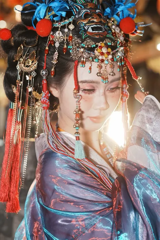 她