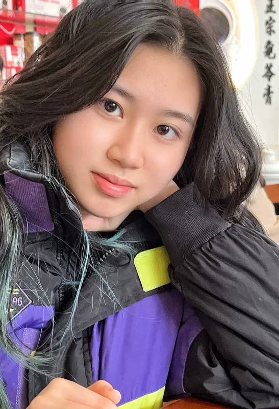 她