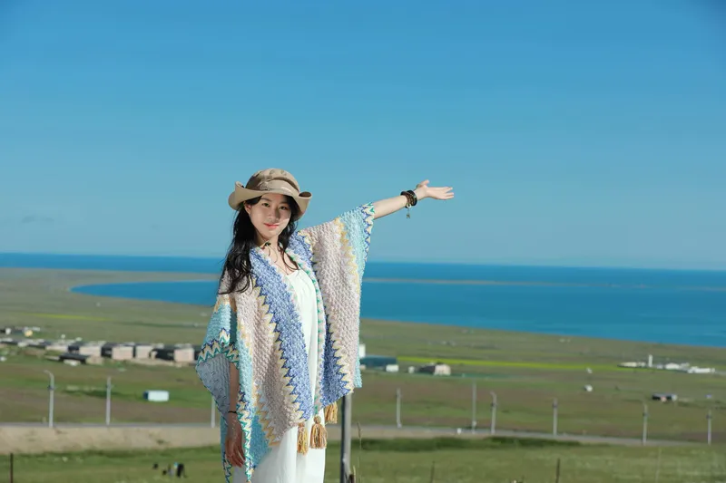 她