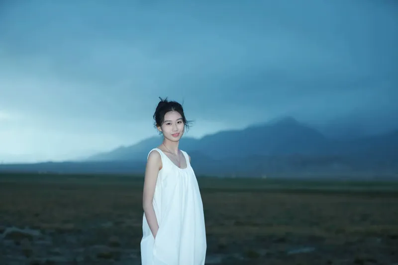 她