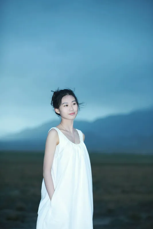 她