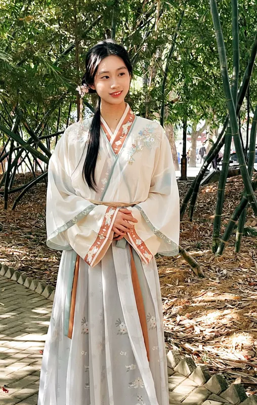 她