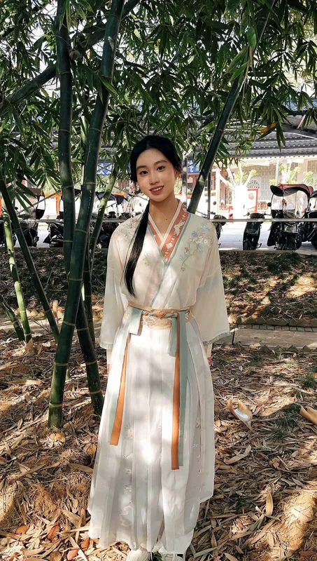 她