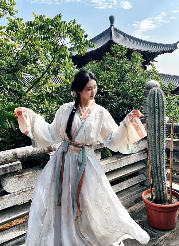 她