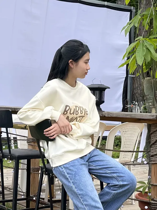 她