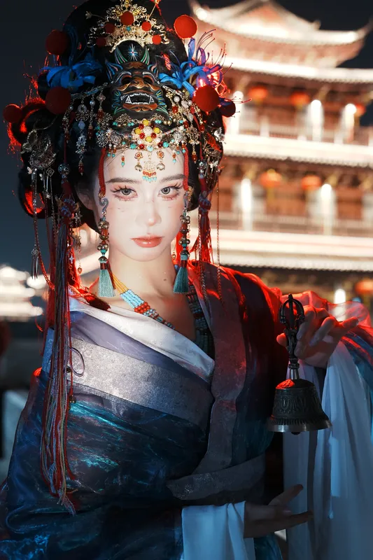 她