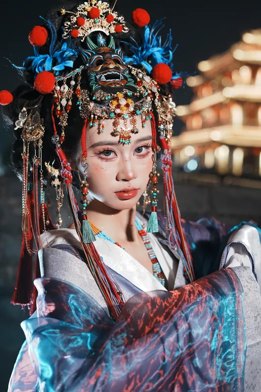 她