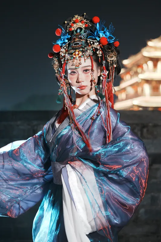 她