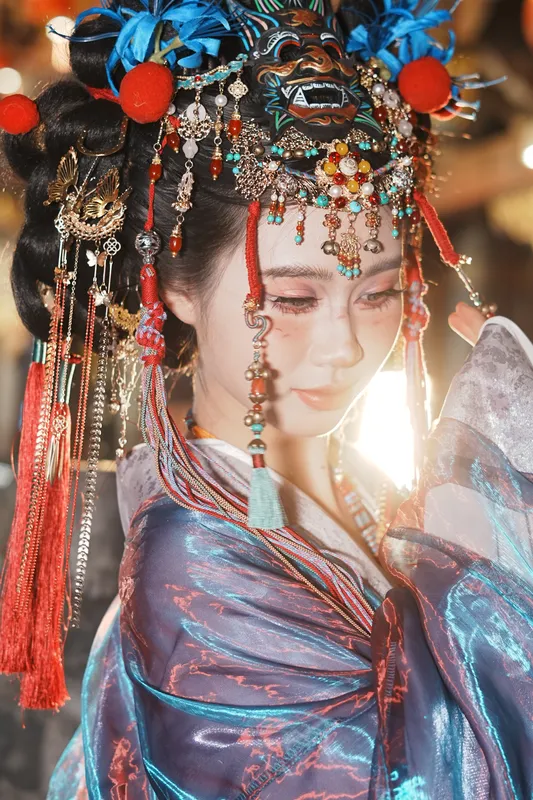 她