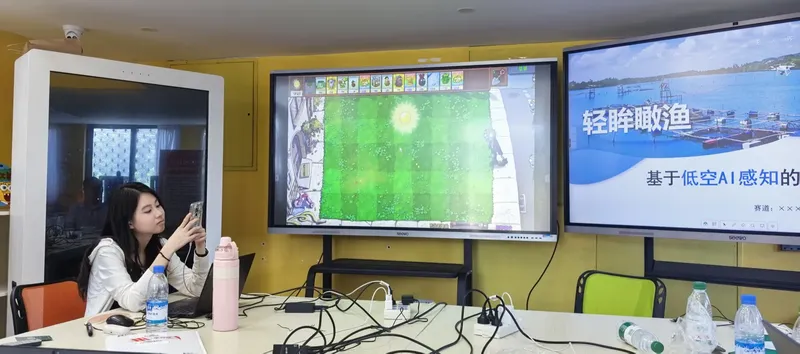 她