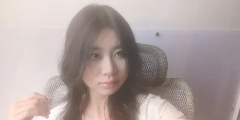 她